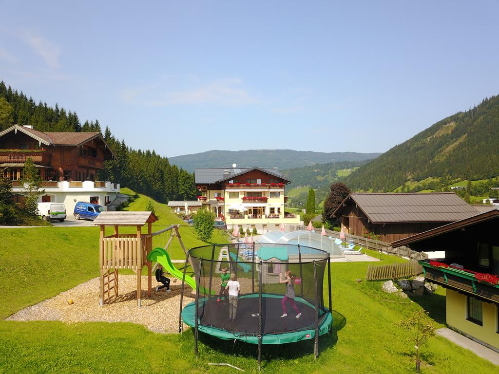 Natur & Familienhotel Der Stieglerhof Radstadt Exteriör bild